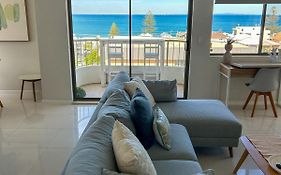 Sunshine Seven Beachside Apartment